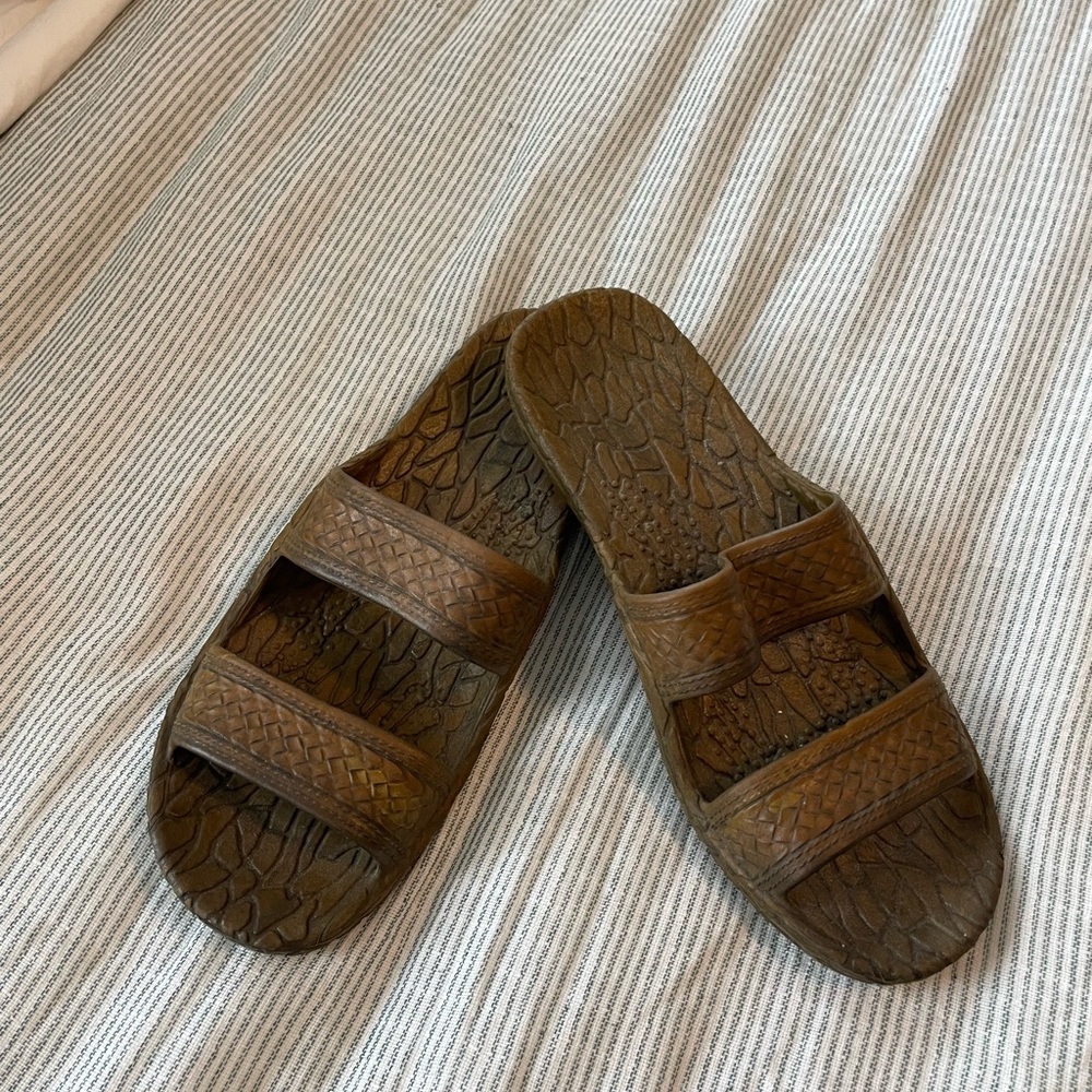 Pali Hawaii Brown Sandals